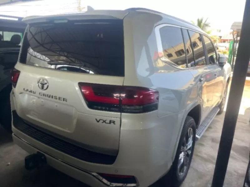 Toyota Land Cruiser   - 2023