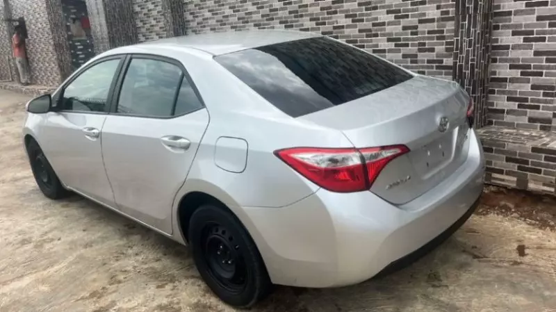 Toyota Corolla   - 2016