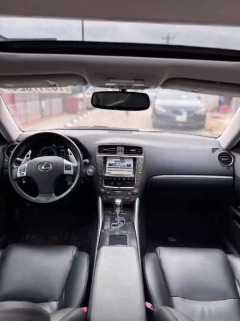 Lexus IS 350   - 2011