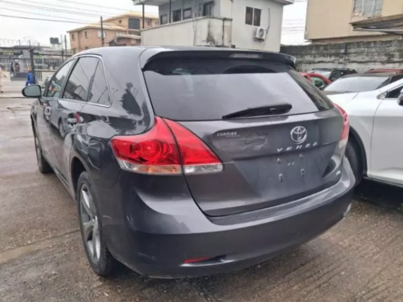 Toyota Venza   - 2010