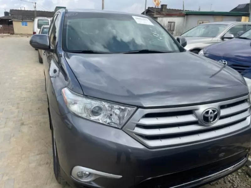 Toyota Highlander   - 2011