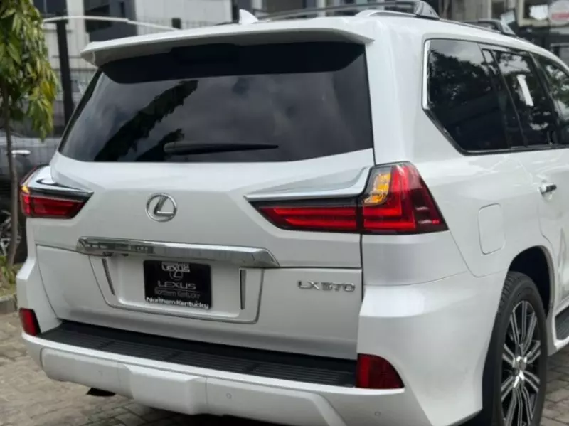 Lexus LX 570