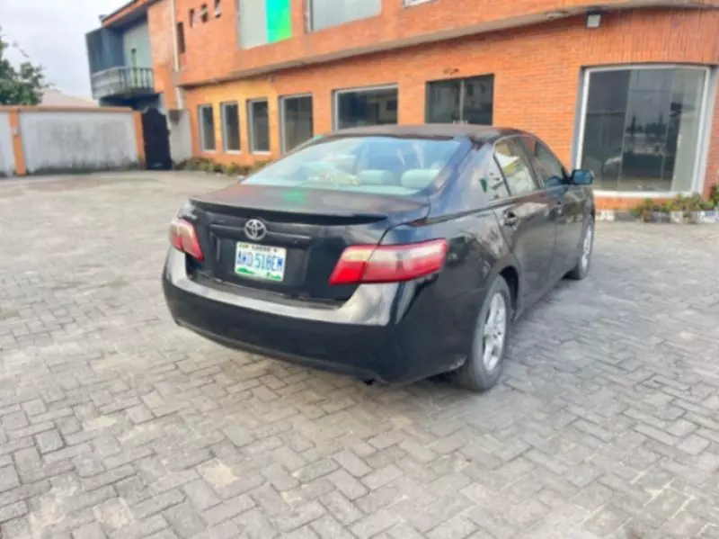 Toyota Camry   - 2012