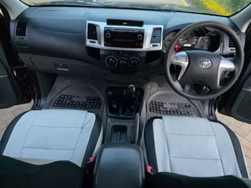 Toyota Hilux - 2015