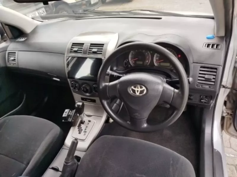 Toyota Fielder    - 2012