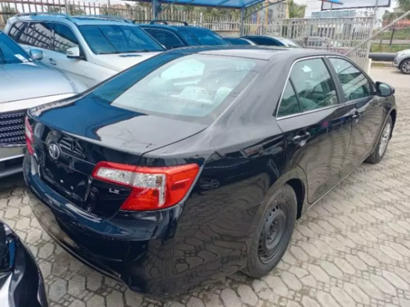 Toyota Camry   - 2014