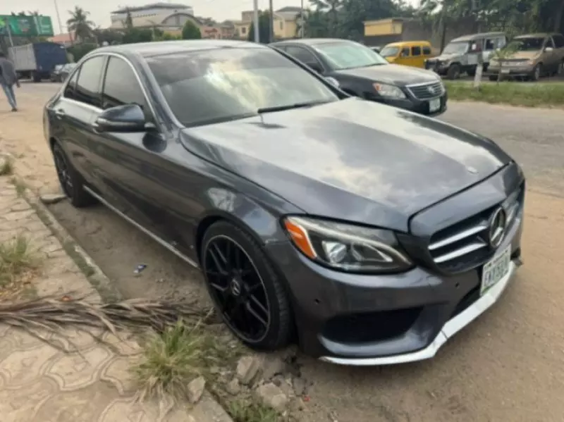 Mercedes-Benz C 300