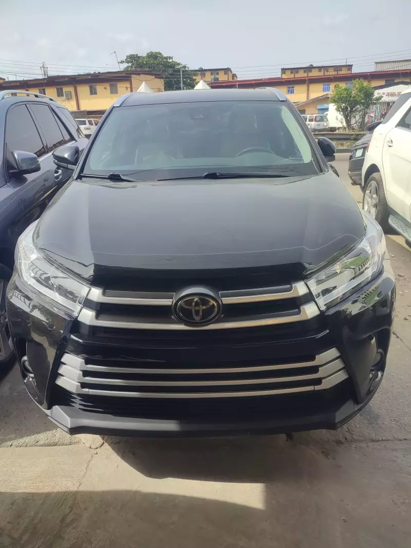 Toyota Highlander   - 2018