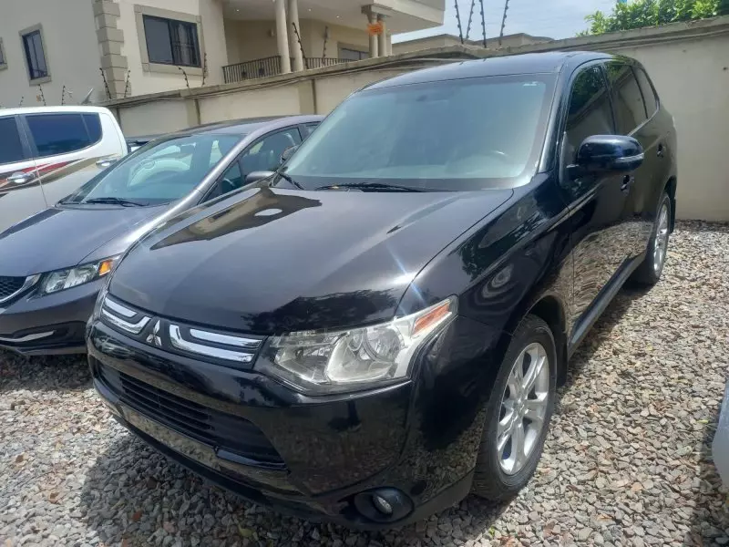 Mitsubishi OUTLANDER   - 2014