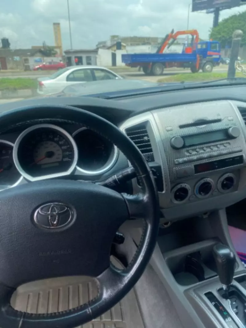 Toyota Tacoma   - 2007