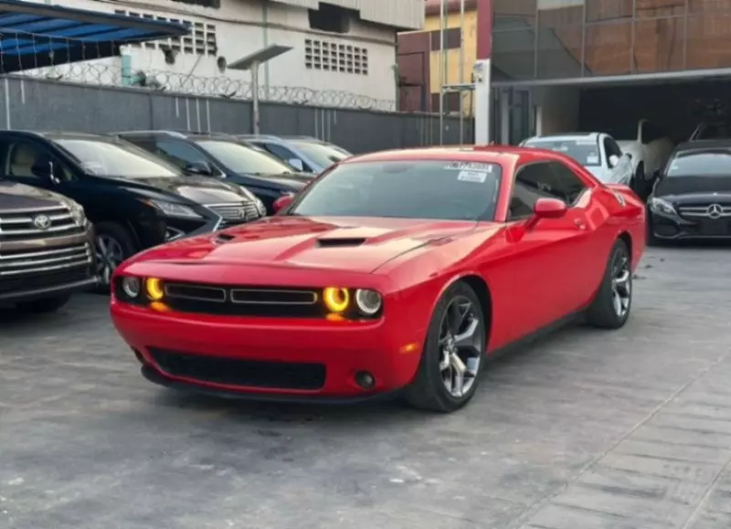 Dodge Challenger   - 2016