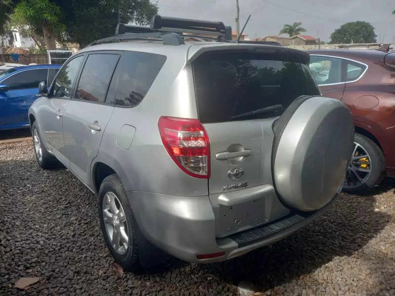 Toyota Rav4   - 2012