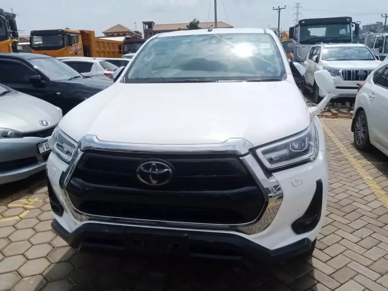 Toyota Hilux   - 2018