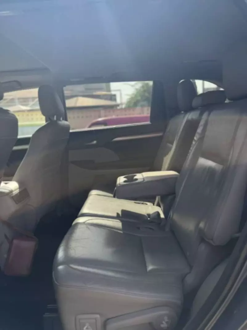 Toyota Highlander   - 2014