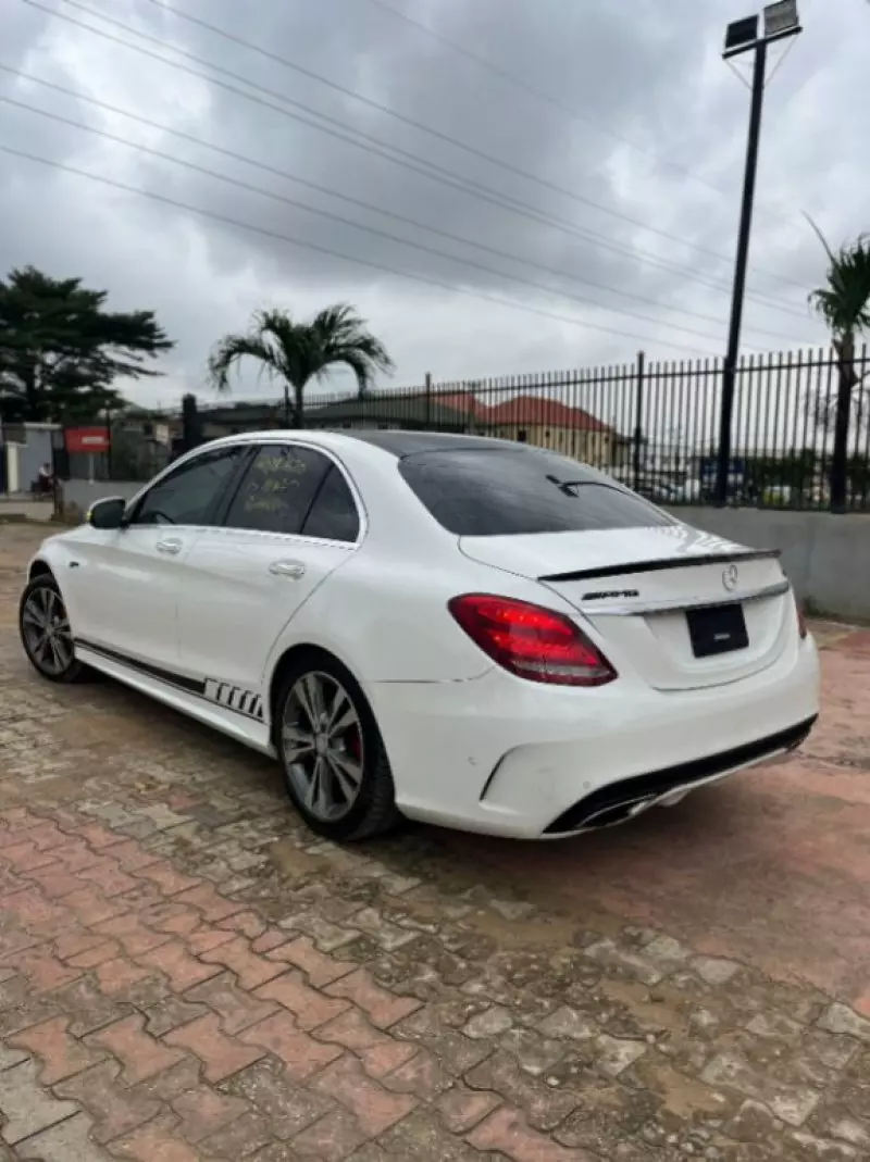 Mercedes-Benz SLC 43 AMG   - 2015