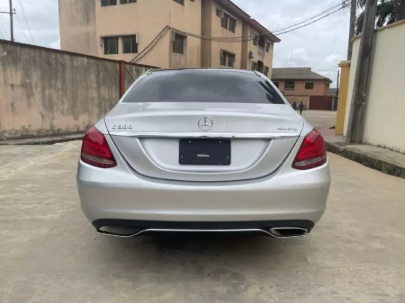 Mercedes-Benz C 300 - 2015