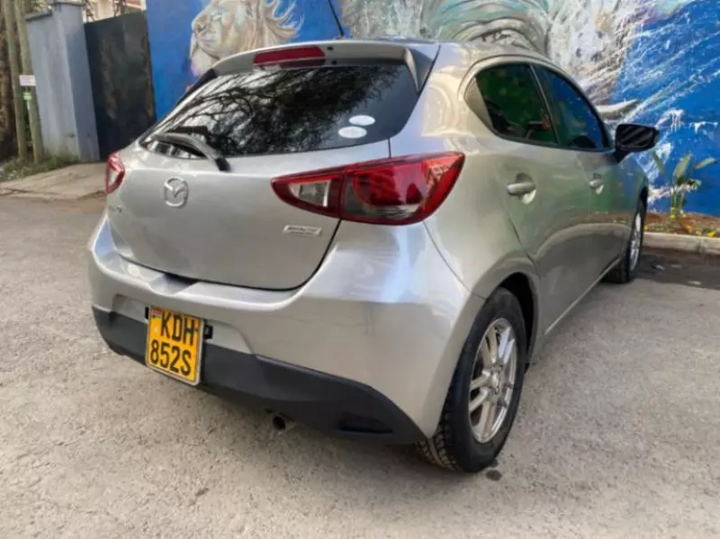 Mazda Demio    - 2015