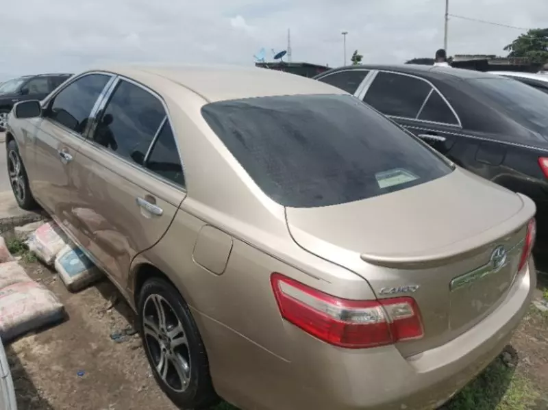 Toyota camry   - 2009
