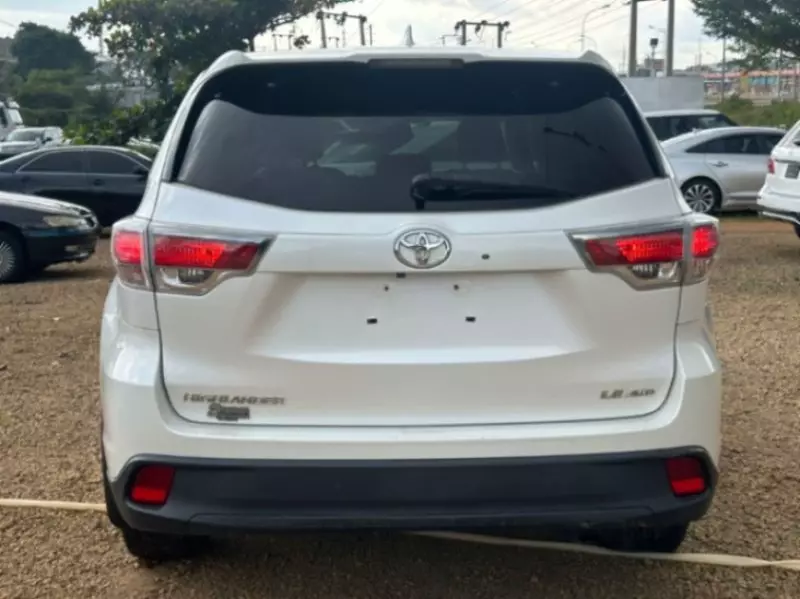 Toyota Highlander   - 2014