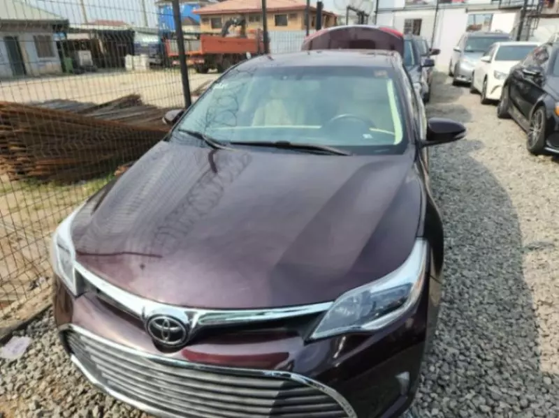 Toyota Avalon   - 2014