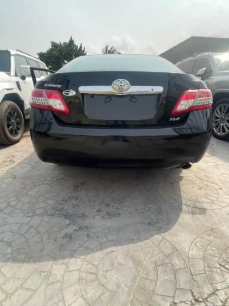 Toyota Camry - 2011