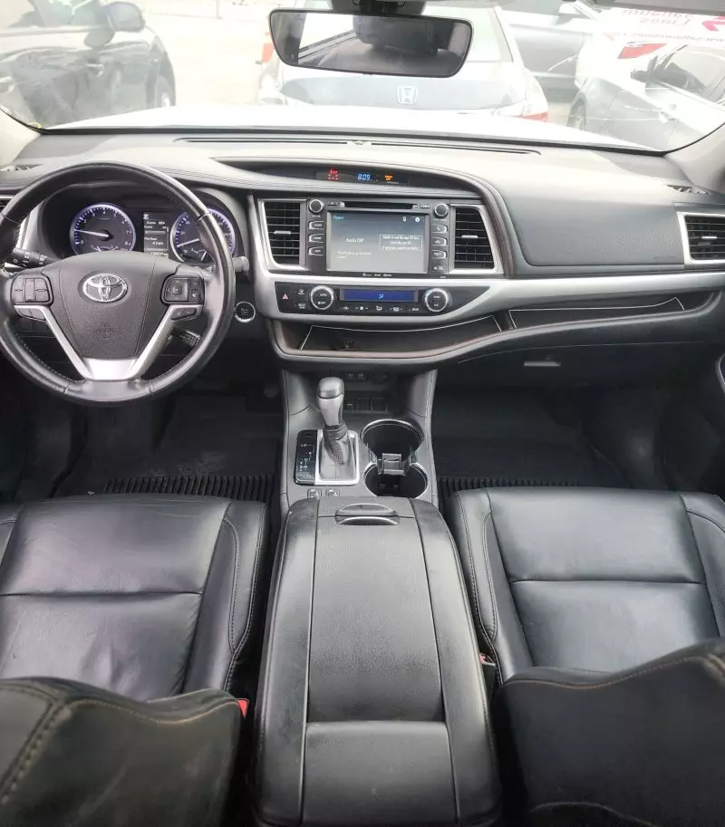 Toyota Highlander   - 2018