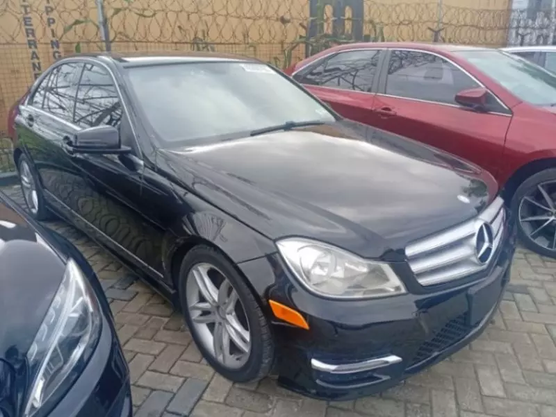 Mercedes-Benz C 300   - 2013