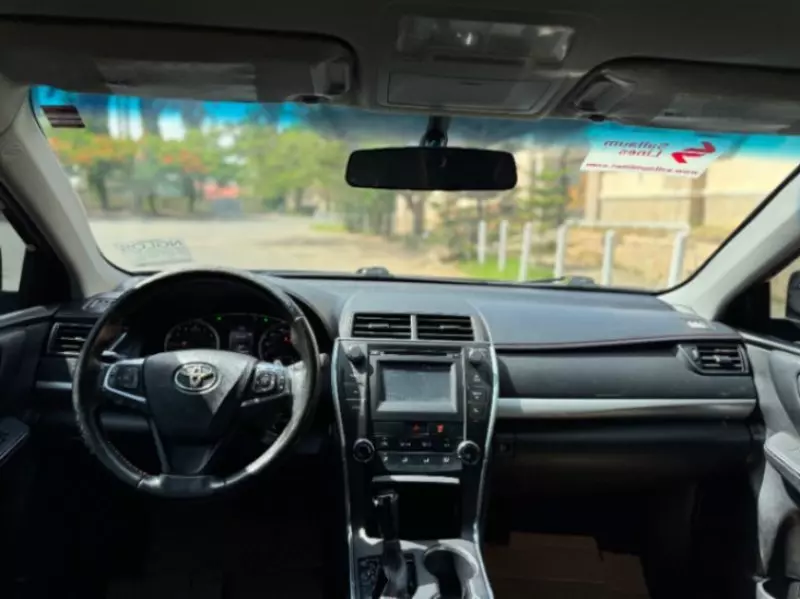 Toyota camry   - 2016