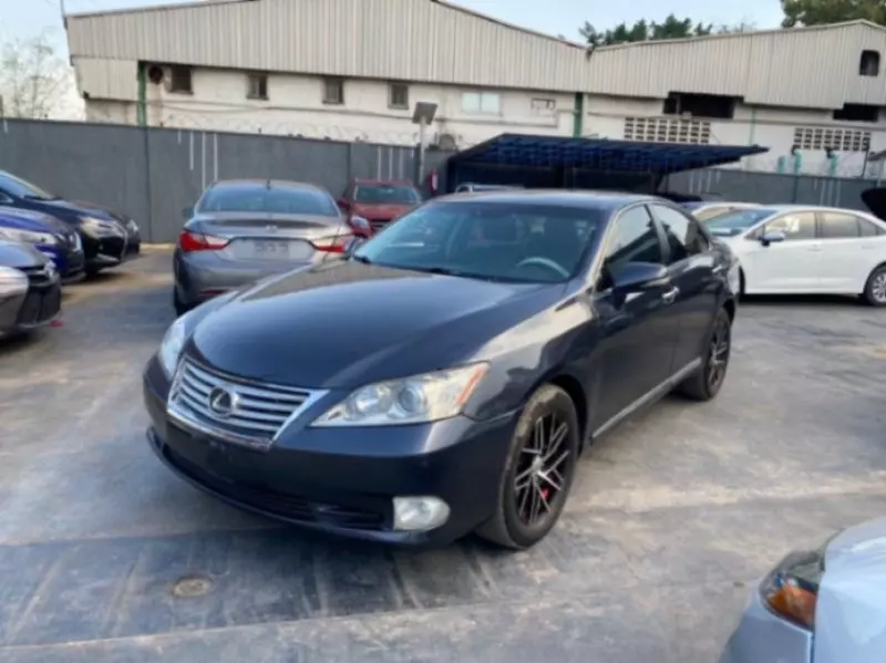 Lexus ES 350   - 2010