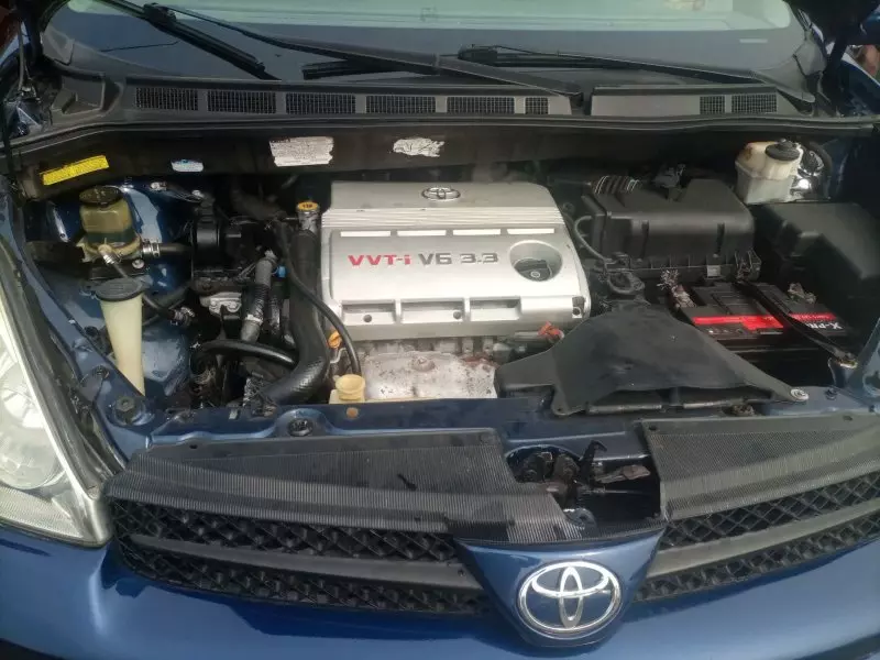 Toyota Sienna   - 2004