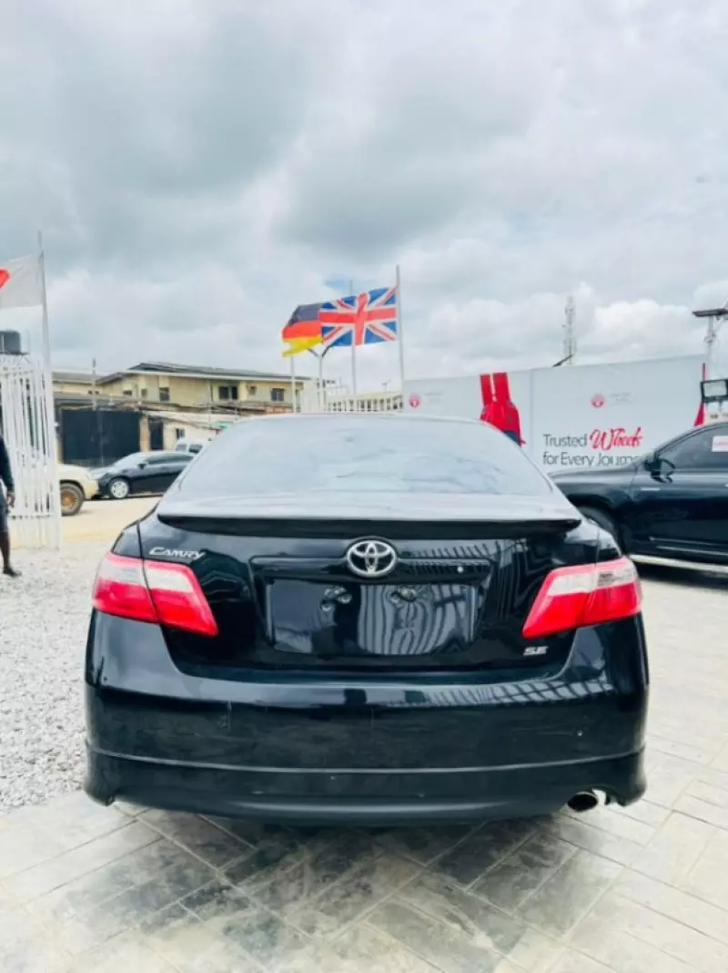 Toyota Camry   - 2007