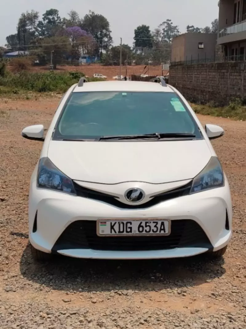 Toyota Vitz   - 2016