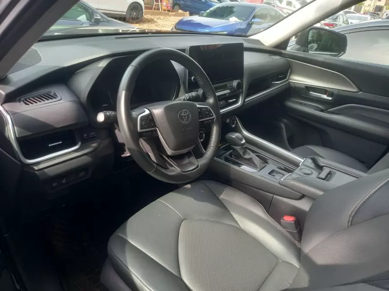 Toyota Grand Highlander   - 2024