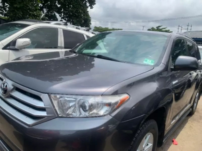 Toyota Highlander   - 2012