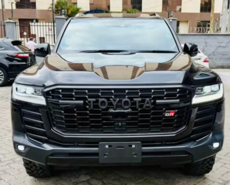 Toyota Landcruiser 300 GR Sport   - 2023