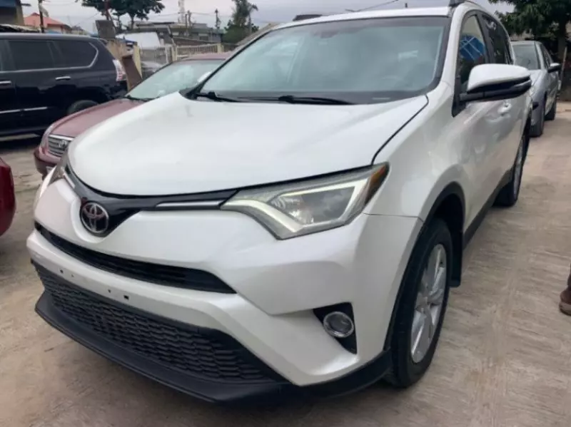 Toyota RAV 4   - 2015