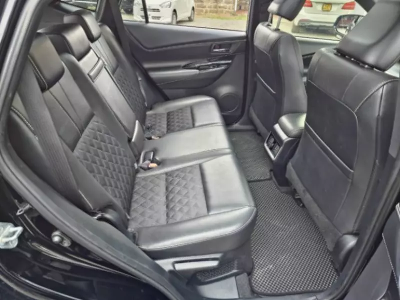 Toyota Harrier   - 2018