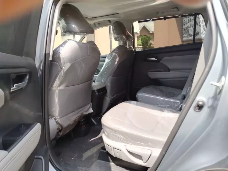 Toyota Highlander   - 2020