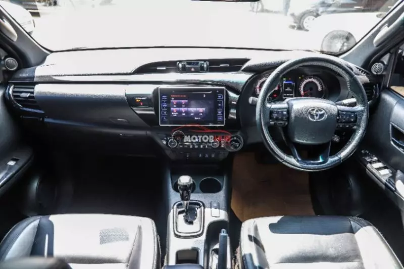 Toyota Hilux    - 2019