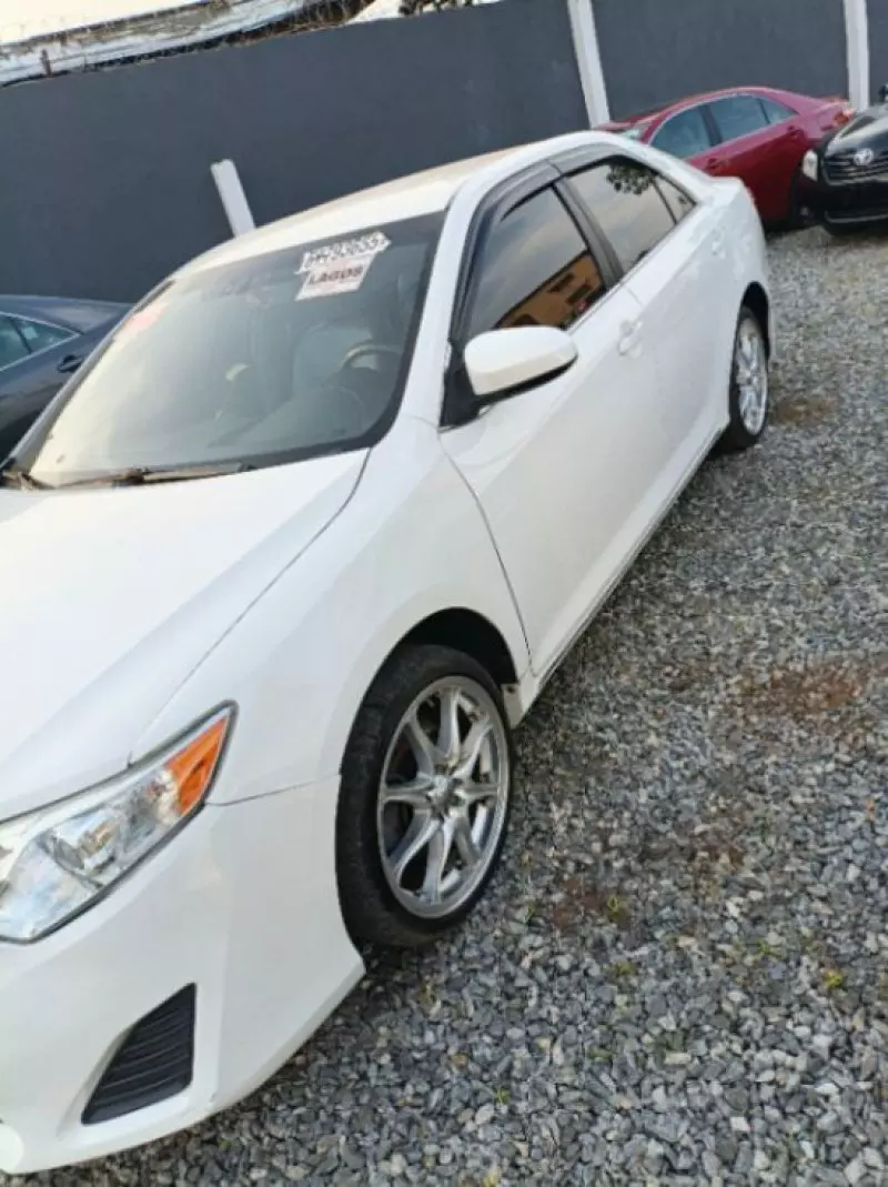 Toyota Camry   - 2014
