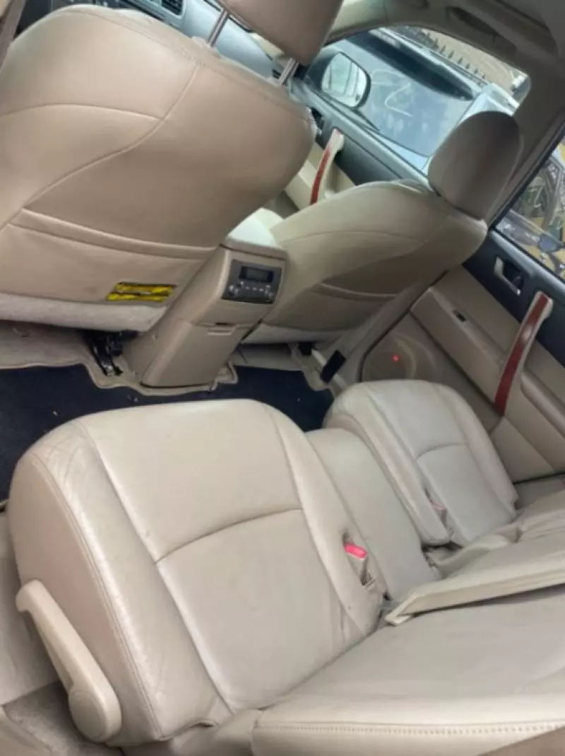 Toyota Highlander   - 2010