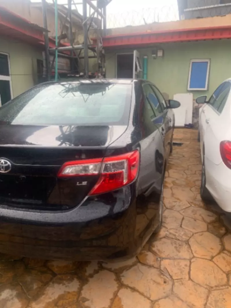 Toyota Camry   - 2012