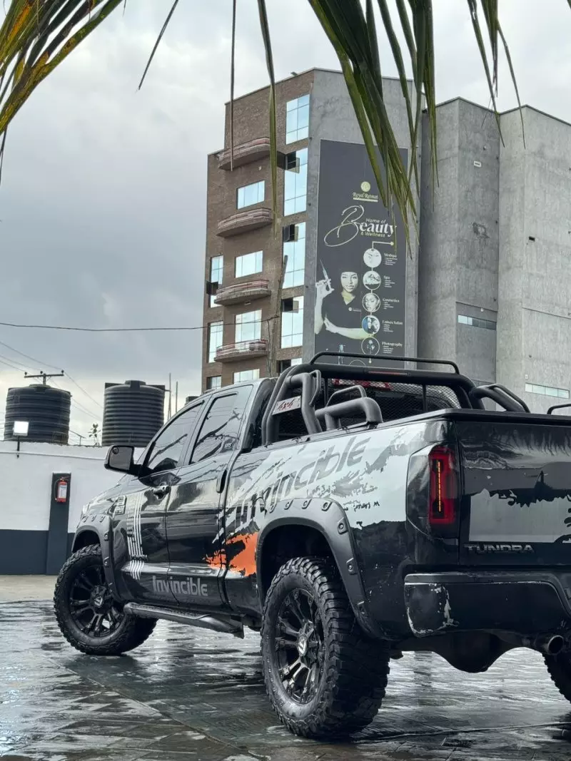 Toyota Tundra   - 2008
