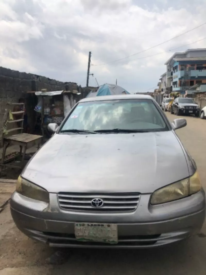 Toyota camry   - 1998