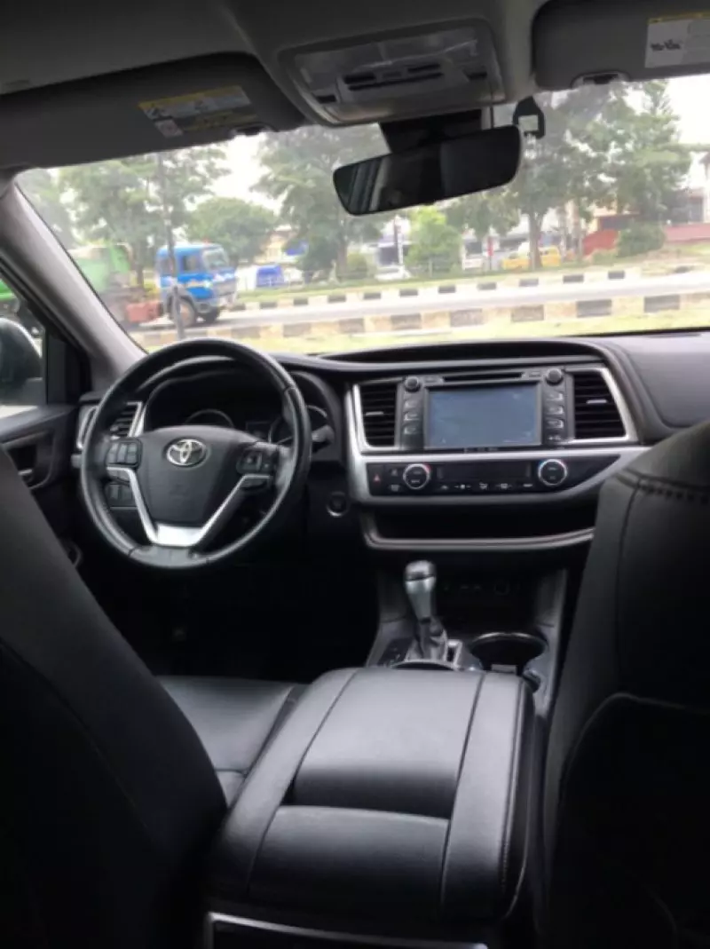 Toyota Highlander   - 2019