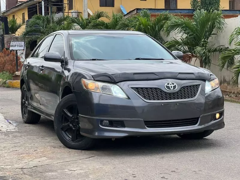 Toyota Camry   - 2009