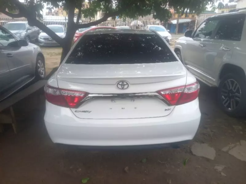 Toyota Camry - 2015