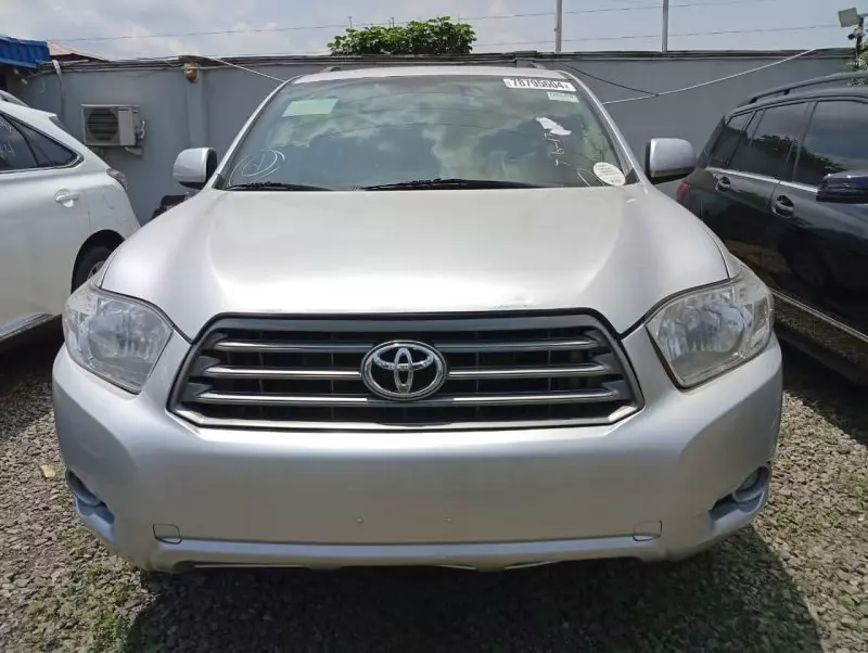 Toyota Highlander   - 2010