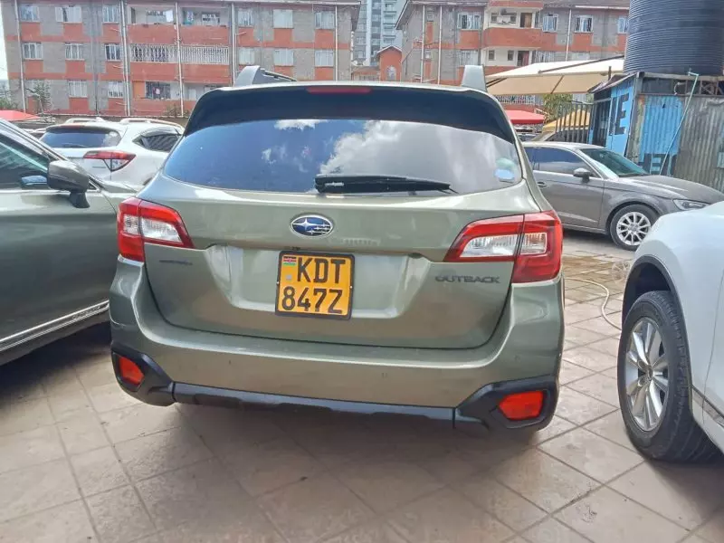 Subaru Outback   - 2018