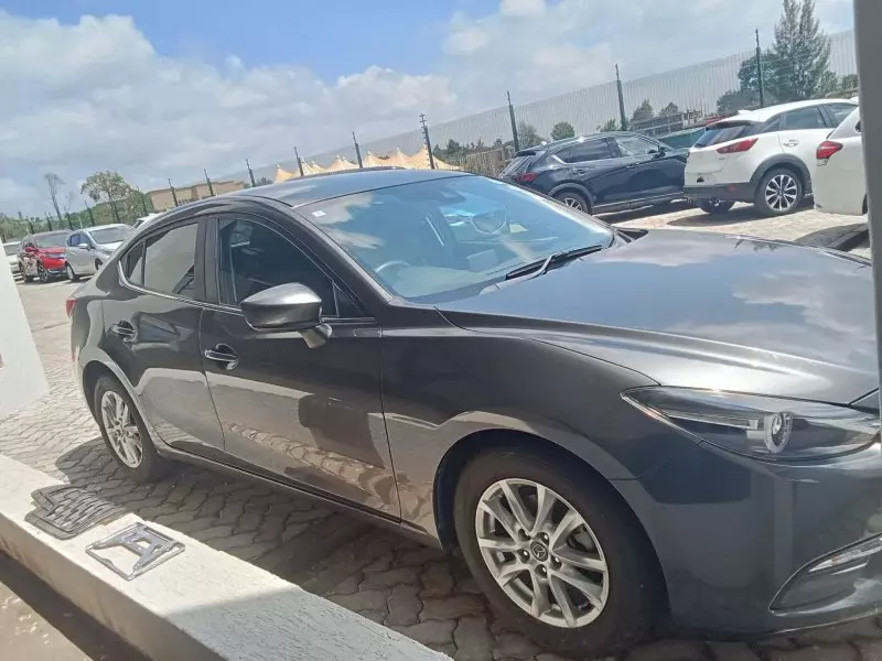 Mazda Axela    - 2018